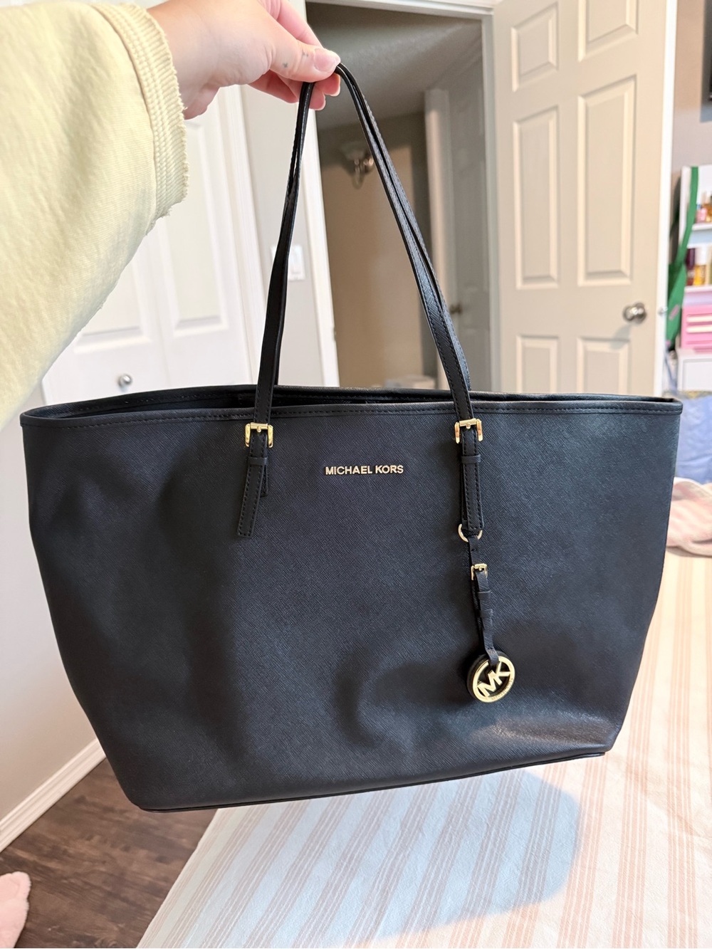 MICHAEL KORS Black Saffiano Leather Jet Set Tote